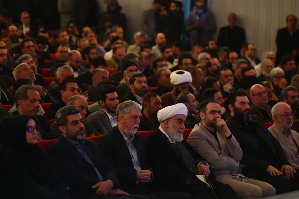 «رویداد ملی قهرمان» | پاسداشت نقش‌آفرینی بانوان قهرمان ایرانی با انتشار تقریظ‌های رهبر انقلاب بر سه کتاب + فیلم