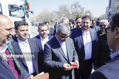 گزارش تصویری | آیین رونمایی و تحویل ۴۲ دستگاه خودروی سنگین خدمات عمومی به شهرداری‌های خراسان رضوی