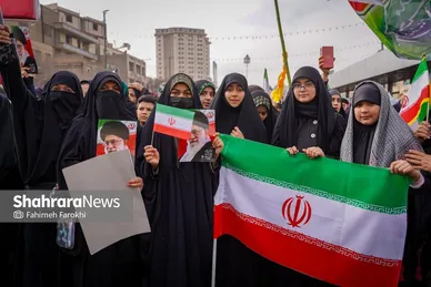گزارش تصویری | نسل «z» پای کار انقلاب اسلامی