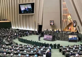 صحن علنی مجلس با دستور کار بررسی تغییر ساعت رسمی کشور آغاز شد (سوم اردیبهشت ۱۴۰۴)