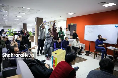 تماشای مسابقه فوتبال ایران و ژاپن در موسسه شهرآرا