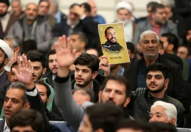 عکس‌هایی از دیدار جمعی از خانواده‌های شهدا با رهبر انقلاب به مناسبت سالگرد شهادت سردار سلیمانی (۱۲ دی ۱۴۰۳)