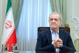 دیدار پزشکیان با فرماندهان و جمعی از کارکنان فراجا | تقدیر رئیس جمهور از تلاش&zwnj;های شبانه&zwnj;روزی کارکنان فراجا