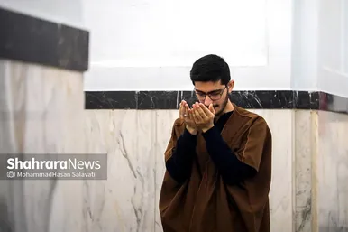 آیین معنوی اعتکاف در حرم امام رضا (ع)