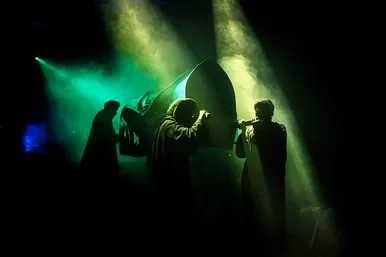 نمایش آئینی «نگین شکسته»