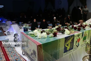 تشییع شهید گمنام در جمع دختران مدرسه امام رضا(ع) در مشهد