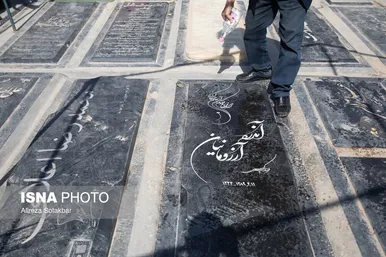 عکس‌هایی از حضور جمعی از سینماگران در قطعه هنرمندان