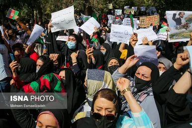 تجمع افغانستانی‌های مقیم تهران و مشهد در مقابل کنسولگری پاکستان