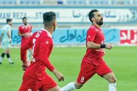 مهاجم سابق پدیده در آستانه استقلالی شدن