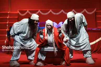 گزارش تصویری | تئاتر باران در «شب تابستان»