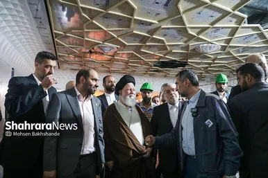 گزارش تصویری | بازدید آیت‌الله علم‌الهدی از ایستگاه باب‌الجواد(ع) مترو مشهد