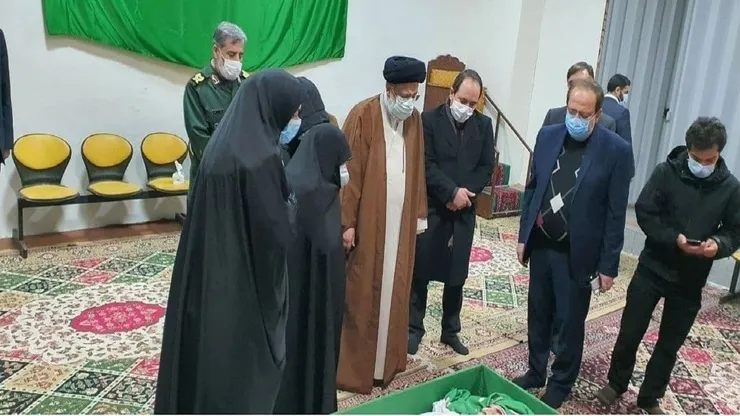 دیدار رئیس قوه قضائیه با خانواده شهید فخری‌زاده در معراج شهدا