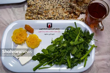 گزارش تصویری | افطاری ساده،آتش‌نشانان