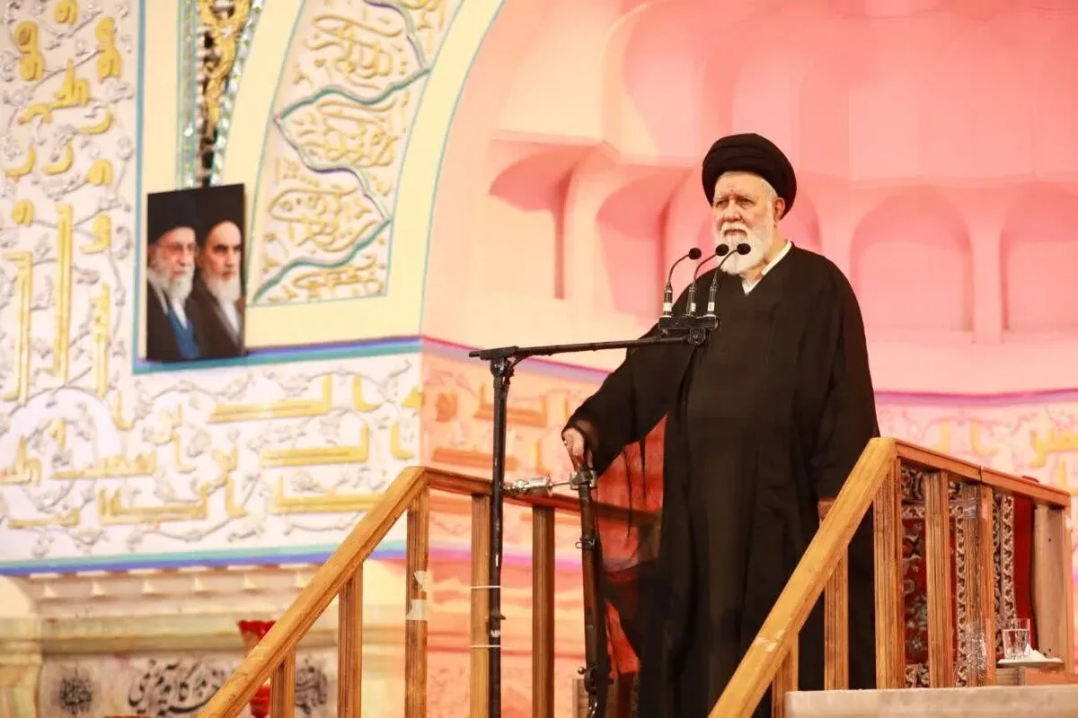 امام جمعه مشهد: بیانیه رهبری، تنها تحلیل ثابت و قطعی از تفاهم‌نامه است | ما با هیچ مصلحت‌اندیشی شعار «مرگ بر آمریکا» را از زبان نخواهیم انداخت