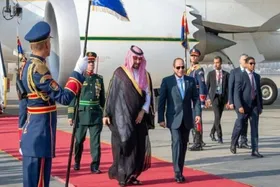 آغاز سفر بن&zwnj;سلمان به مصر با استقبال السیسی (۲۴ شهریور ۱۴۰۵)