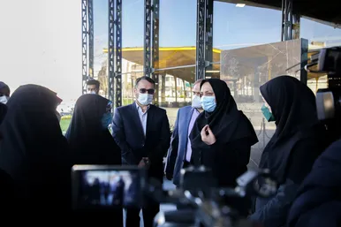 بازدید معاون رییس جمهور در امور زنان و خانواده از کارخانه نوآوری مشهد