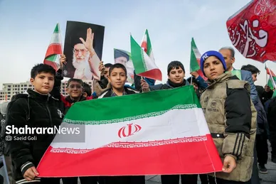 گزارش تصویری | مراسم آغاز چهل‌وهفتمین سالگرد دهه فجر انقلاب اسلامی در میدان شهدای مشهد