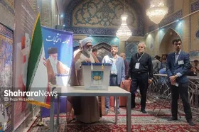 تولیت آستان قدس رضوی رأی خود را در صندوق انداخت (۸ تیر ۱۴۰۳) | حجت&zwnj;الاسلام مروی: ملت ایران شایسته خدمت عزتمندانه است