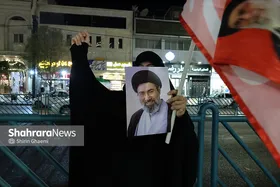 ویدئو | تایم‌لپسی دیدنی از تشکیل بزرگترین زنجیره انسانی مشهدی‌ها به طول ۱۰ کیلومتر در دویست‌وسی‌ودومین شب تجمعات مردمی (۲۶ مهر ۱۴۰۵)