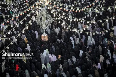 دعا برای سلامتی رئیس جمهور در حرم مطهر رضوی