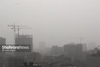 «مشهد» غرق در گردوغبار شدید (۵ دی‌۱۴۰۲)