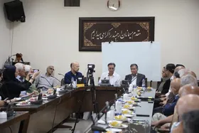 گزارشی از بررسی کتاب &laquo;خطه ویراستاران&raquo; در مشهد
