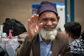 توزیع ۱۰۰ تن کالای اساسی در بین اتباع غیرمجاز افغانستانی در مرز دوغارون