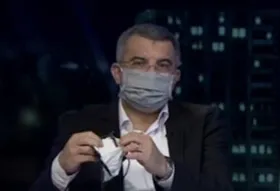 ماسک خانگی دکتر حریرچی با تکه&zwnj;ای از پیژامه&zwnj; + فیلم