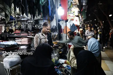 گزارش تصویری | حال‌وهوای بازار در شب‌های نزدیک به عید نوروز ۱۴۰۴
