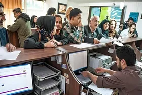 ازدحام شهروندان مشهدی در شهرداری&zwnj;های مناطق برای پرداخت عوارض خودرو