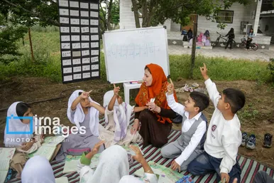 گزارش تصویری | تحصیل در باغ خانه معلم