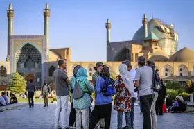 کسب درآمد نزدیک به ۷.۵ میلیارد دلار از ورود گردشگران خارجی به ایران در سال ۱۴۰۳