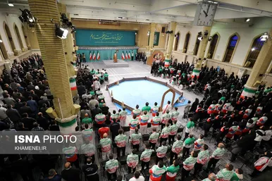 دیدار قهرمانان ورزشی و مدال‌آوران بازی‌های آسیایی و پارا آسیایی با رهبر انقلاب