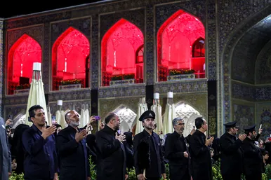 شام غریبان حسینی در حرم مطهر رضوی