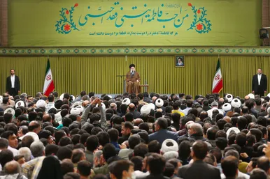 گزارش تصویری | دیدار هزاران نفر از مداحان و ستایشگران اهل بیت(ع) با رهبر انقلاب اسلامی