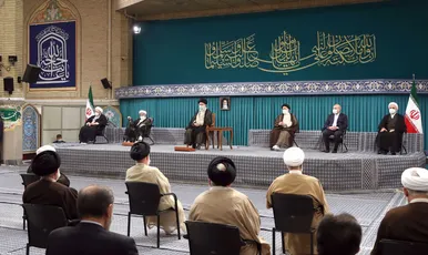 دیدار جمعی از مسئولان نظام و مهمانان شرکت کننده در کنفرانس وحدت اسلامی با رهبر معظم انقلاب