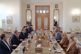 هیئت دیپلماتیک سلطنت عمان به ریاست وزیر امور خارجه، با عراقچی در تهران دیدار کرد + فیلم (۱۰ دی ۱۴۰۳)