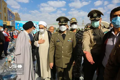 صبحگاه مشترک نیرو‌های مسلح در مسجد جمکران