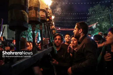 آئین سنتی مشعل گردانی نجفی‌ها در شب تاسوعا