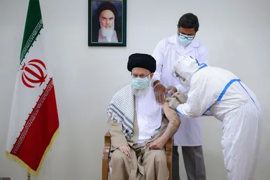 دریافت نوبت دوم واکسن ایرانی کرونا توسط مقام معظم رهبری