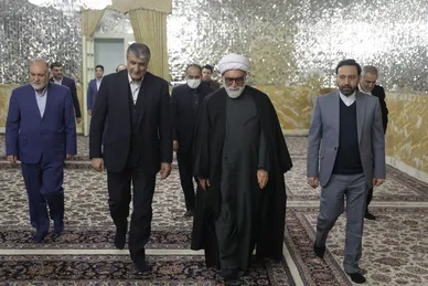 عکس‌هایی از شهید مالک رحمتی در حرم امام‌رضا(ع)