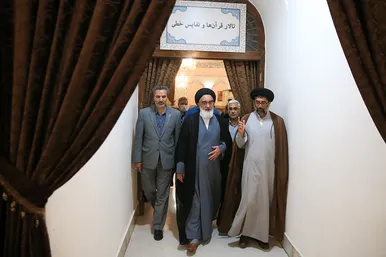 رونمایی از منسوج زر بافت مضجع حضرت رضا (ع)