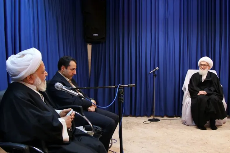 آیت‌الله نوری همدانی: جریمه دیرکرد حرام است