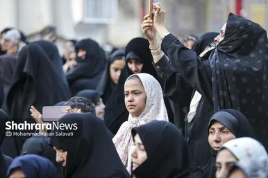 گزارش تصویری | آئین اذن عزای حسینی و تعویض پرچم گنبد حرم مطهر رضوی همزمان با آغاز ماه محرم