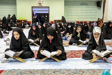 تشییع شهید گمنام در جمع دختران مدرسه امام رضا(ع)