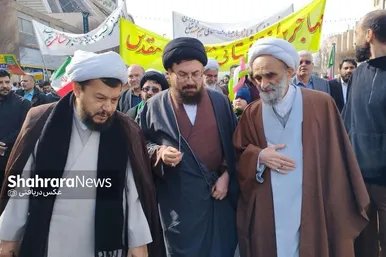 عکس‌هایی از حضور مهاجران افغانستانی در راهپیمایی ۲۲ بهمن ۱۴۰۲