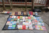 گزارشی درباره کتاب فروشی‌های سیار در مشهد  | ناشران پخته‌خوار، فروشندگان خام‌طمع