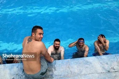 عکس‌هایی از استخر روباز پارک ملت