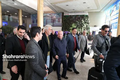 گزارش تصویری | استقبال از تیم ستارگان ۹۸ در فرودگاه مشهد