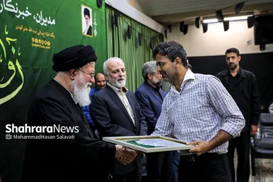 دیدار خبرنگاران و اصحاب رسانه با آیت الله علم الهدی به مناسبت روز خبرنگار